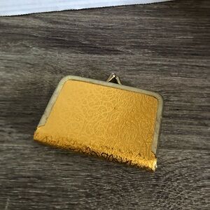 Vtg Gold Embossed Travel Sewing Kit